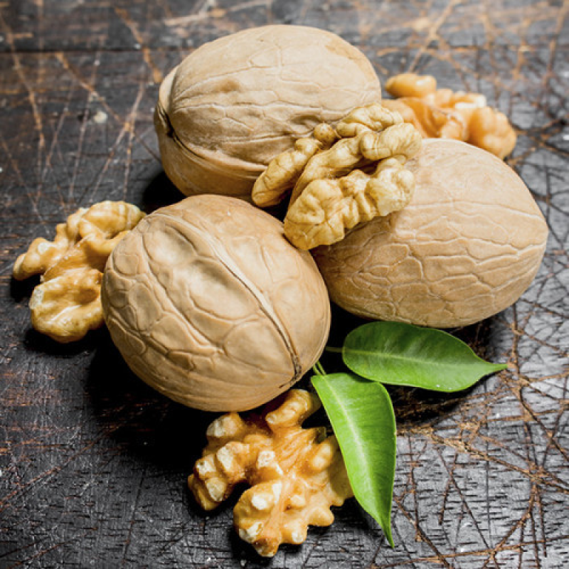 Волоський горіх Костюженський